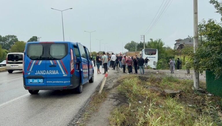 samsunda-yolcu-otobusu-kaza-yapti-yaralilar-var-Z5kdqm5v.jpg